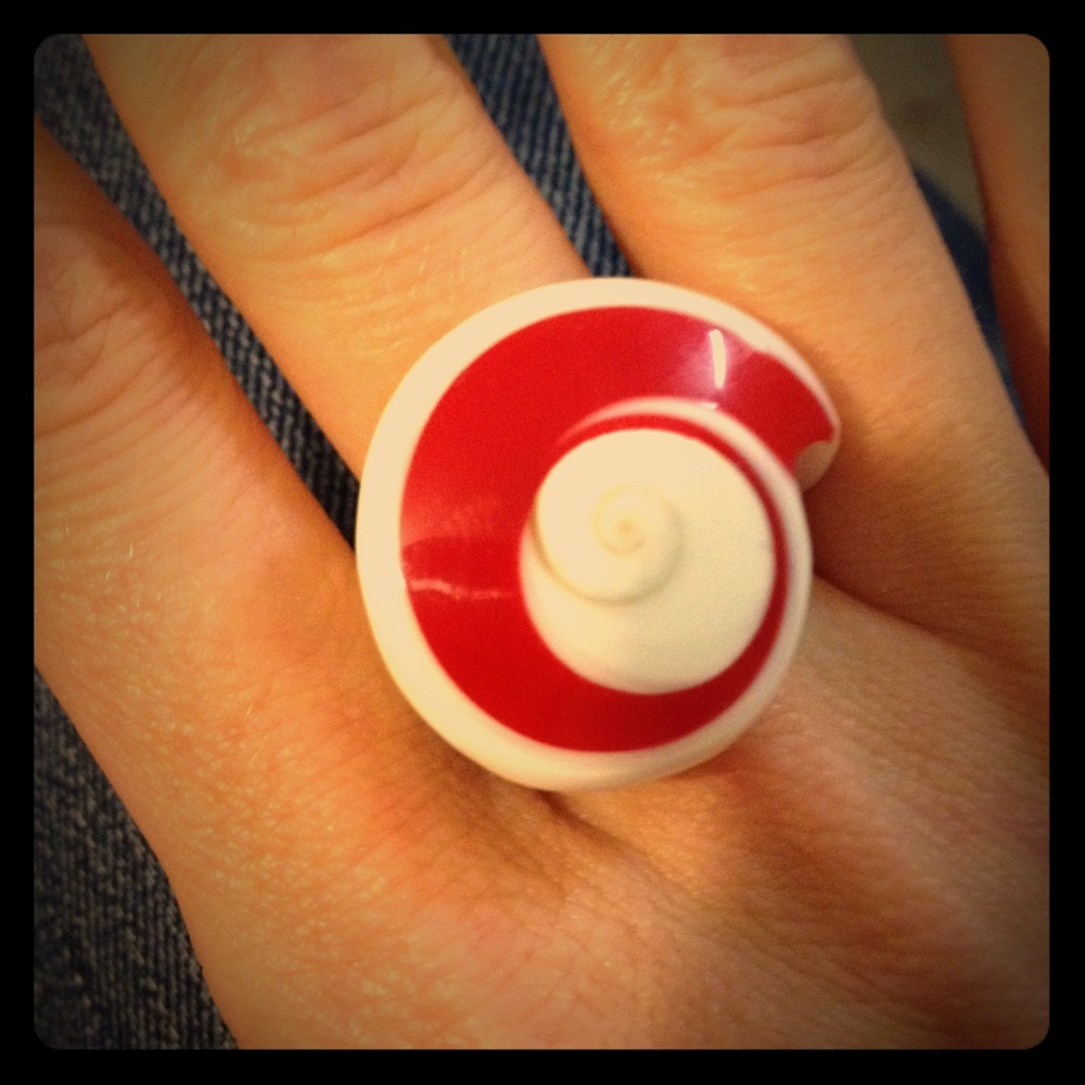 Swirly seashell ring with red fill!